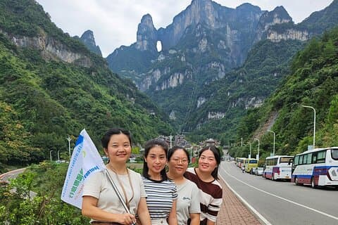 Tianmen Mt Small Group Day Tour med kabelbil og glasvandring
