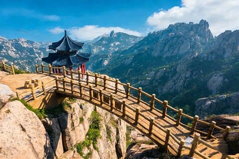 Qingdao privat dagstur till Laoshan Mountain med lunch och linbana