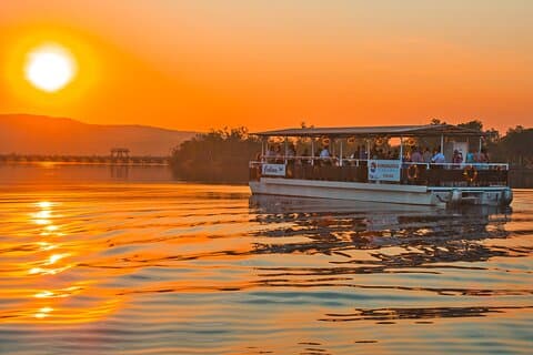 Bootsfahrt zum Sonnenuntergang auf dem Kununurra-See