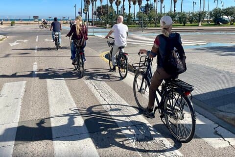 E-bike Tour : Spiagge, & Città delle Arti e delle Scienze
