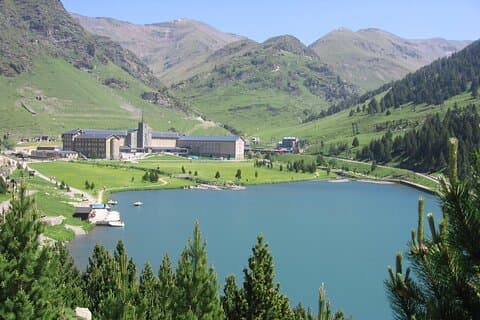 Privat tur til Vall de Nuria med Pyrenees Mountain Train