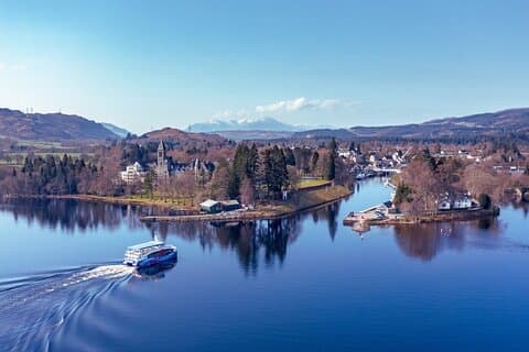 Loch Ness Glen Coe og Highlands Italian Tour Guide