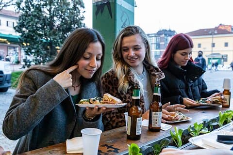 Milan: Navigli Mat & Dryck Tour med att äta Europa