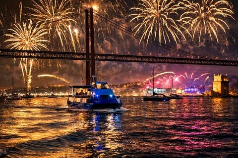 Nyttårsaften fyrverkeri cruise med sparkling vin