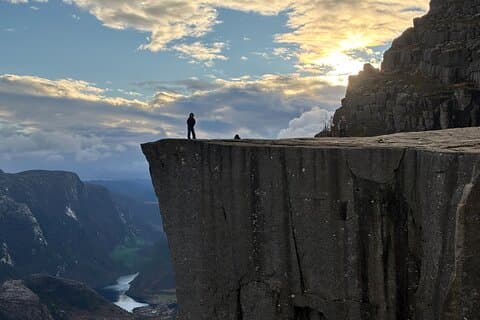 Excursão guiada em Preikestolen