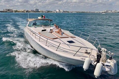 Private 50FT Yacht Vermietung in Cancún P8