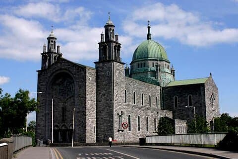 Belfast naar Galway Dagtour in luxe Mercedes minivan
