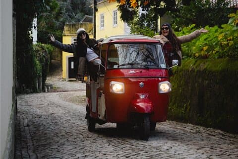 Tuk-Tuk Tour with Full Meal and Sweet Tasting