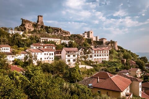 Privat halvdags sightseeingtur från Tirana till Krujë