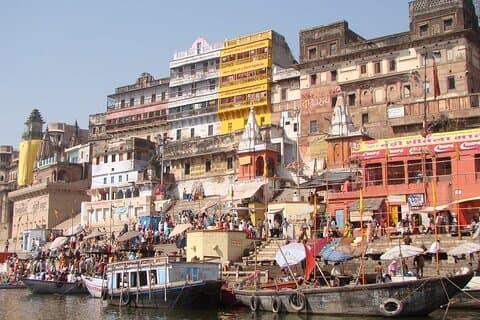 Excursión privada de día completo a Varanasi con Sarnath, Ghats y paseo en barco