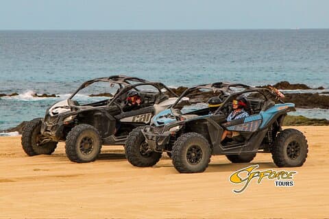カボビーチと砂漠体験のプレミアムUTV X3ツアー
