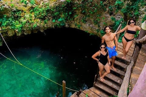Tour de Cenotes en la Selva Maya Aventura y Cultura