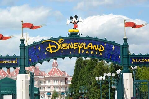 Privétransfer enkele reis van Disneyland naar het centrum van Parijs