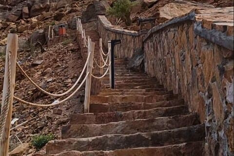 Delt guidet tur til Khasab Trekking