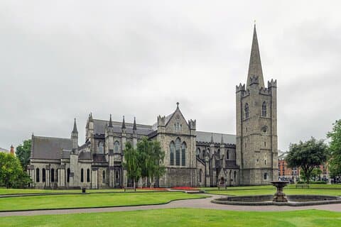 Tour privato di San Patrizio da Belfast a Downpatrick & Armagh