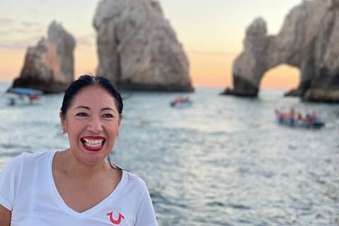 Crucero en catamarán con cena al atardecer por Cabo San Lucas