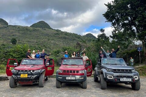 Ha Giang Jeep en plein air nouveau modèle 2 jours 1 nuit