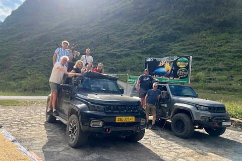 Ha Giang Jeep 4 jours 3 nuits Jeep en plein air nouveau modèle