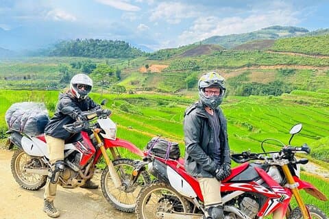 Cascadas y pueblos tribales de Sapa de día completo con bucle de motocicleta