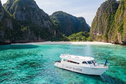 Crucero de lujo al atardecer a Phi Phi y 4 islas en catamarán de velocidad