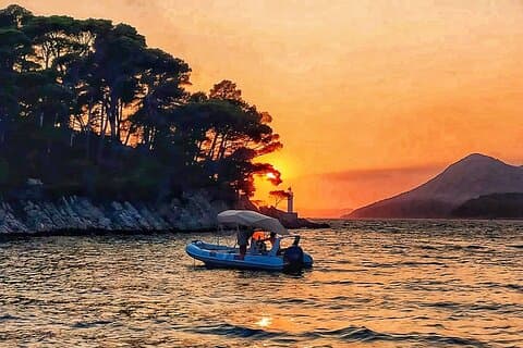Dubrovnik: Golden Hour Sunset Cruise med drikkevarer