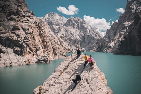 Aventura de 7 días al lago Kel Suu y la costa de Issyk Kul