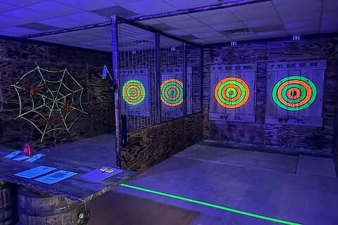 Glow Throw Special Axe Throwing Experience