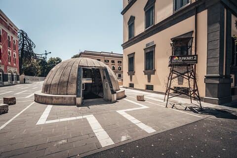 A vida sob o comunismo transforma o medo e a sobrevivência em Tirana