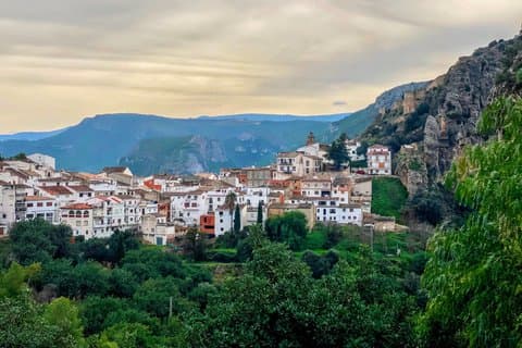 Tour privato a piedi dei ponti sospesi della Chulilla di Valencia
