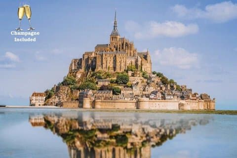 Paris Private Mont Saint Michel Tour med Abbey Entry & Champagne