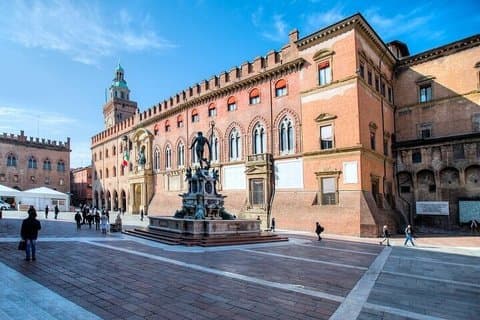 Bologna Uncovered : Private Ganztagestour ab Venedig + Wassertaxi