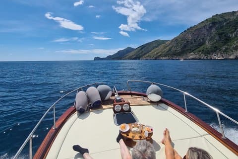 Excursion privée exclusive en bateau le long de la péninsule de Sorrente