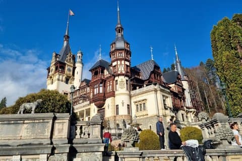 Royal Day Trip Peles Castelo Sinaia Mosteiro e lendas medievais