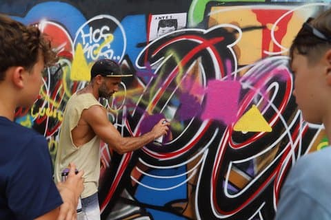 Private Barcelona Street Art Workshop with a Street Artist