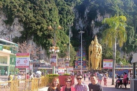 Seu motorista pessoal em Kuala Lumpur Viaje no seu horário