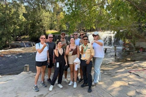 シェムリアップ〜プノンクーレン国立公園タクシー日帰り旅行