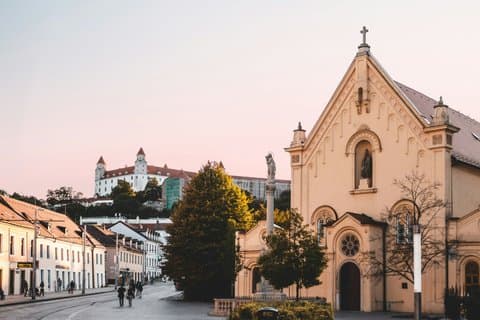 Private Tagestour nach Bratislava ab Budapest