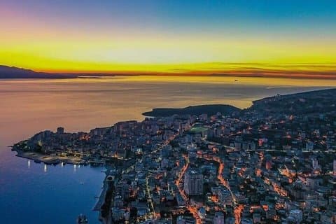 Excursión al atardecer por Blue Eye Spring y el castillo de Lekuresi desde Saranda