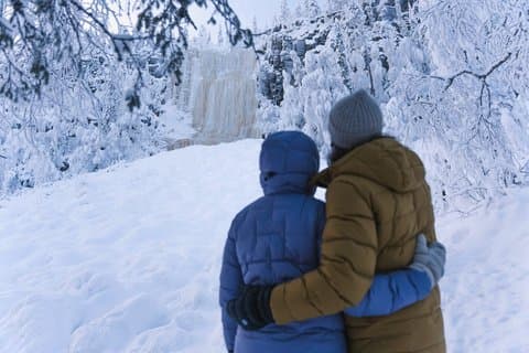 Vandring till Frozen Waterfalls of Korouoma Inklusive BBQ Lunch från Rovaniemi