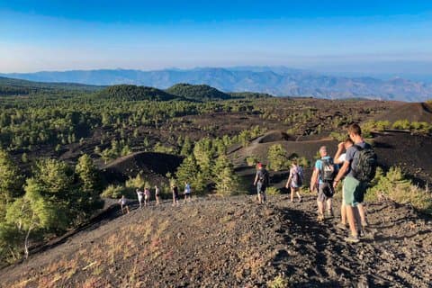 Etna og Alcantara Gorges-tur – Vandring, lavagrotte og flod