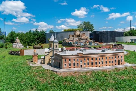 Batumi hager, miniatyrpark og slottstur