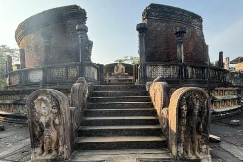 Polonnaruwa Ancient City privat dagstur från Sigiriya