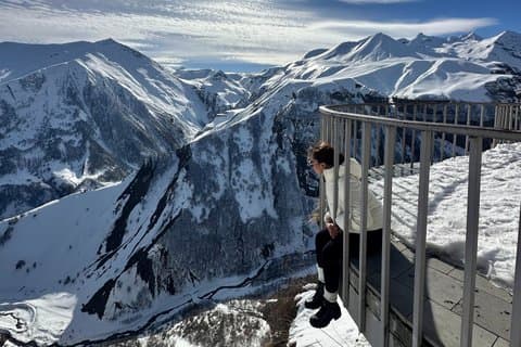 Private Gudauri tour with photographer guide.