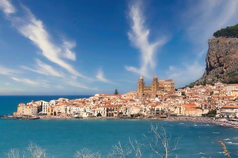 Privétaxi-transfer van Catania Airport of City naar Cefalù (of Viceversa)
