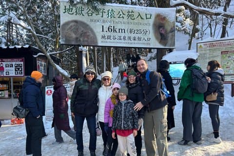 Ganztägige Snow Monkey Park Tour zum Bahnhof Nagano