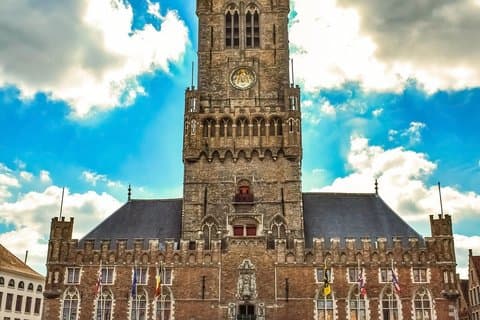 Tour a pie por Brujas : Explora los principales lugares de interés y joyas ocultas