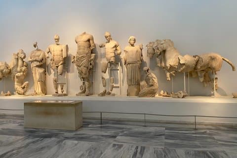 Private Tour and Greek Lunch in Olympia