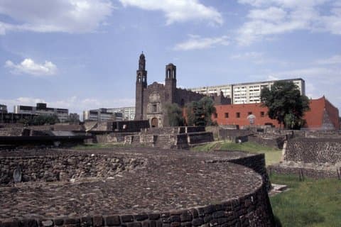 Privétour door de archeologische zone van Tlatelolco met vervoer