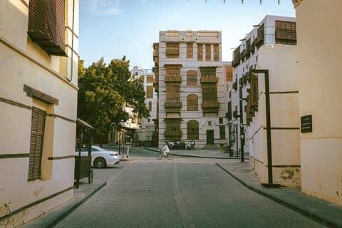 Historic Jeddah Walking Tour with Local Guide & Live Musical Show
