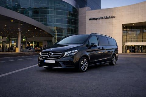 Privat transfer från Lissabons flygplats Mercedes Vehicle